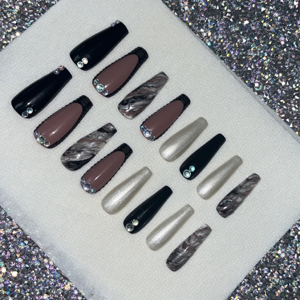 16 piece press on nail set